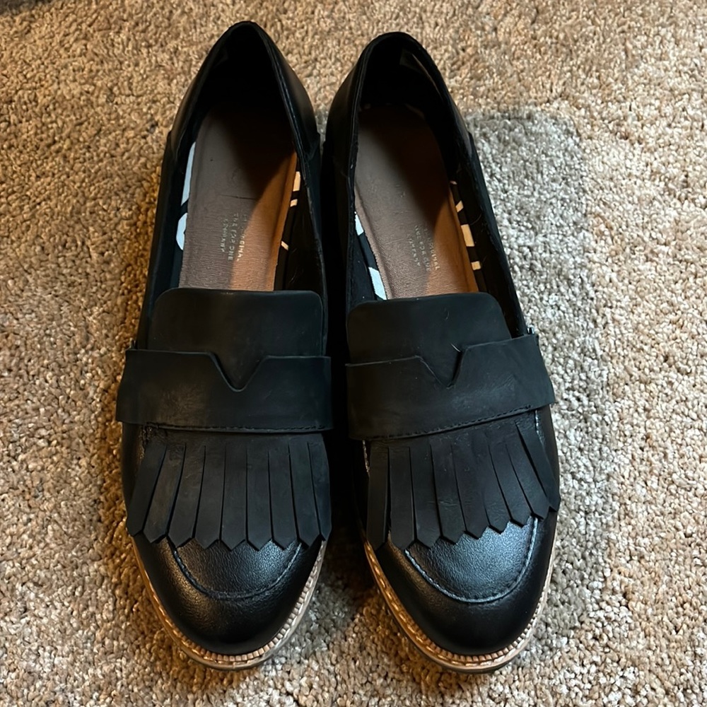 TOMS Black loafers